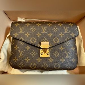 Louis Vuitton Pochette Métis Monogram